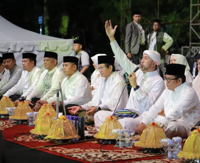 Getaran Cinta Rasul di Wajo, Menag dan Bupati Larut dalam As’adiyah Bersalawat Getaran Cinta Rasul di Wajo, Menag dan Bupati Larut dalam As’adiyah Bersalawat