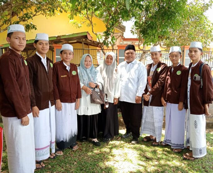 Pontren As’adiyah Galung Beru Ambil Bagian dalam Pembukaan HSN 2025 di Bulukumba Pontren As’adiyah Galung Beru Ambil Bagian dalam Pembukaan HSN 2025 di Bulukumba