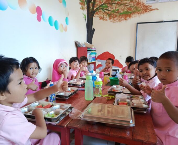 Ketua Yayasan Apresiasi Program MBG yang Bergulir di TK Baburrahman Galung Beru Ketua Yayasan Apresiasi Program MBG yang Bergulir di TK Baburrahman Galung Beru