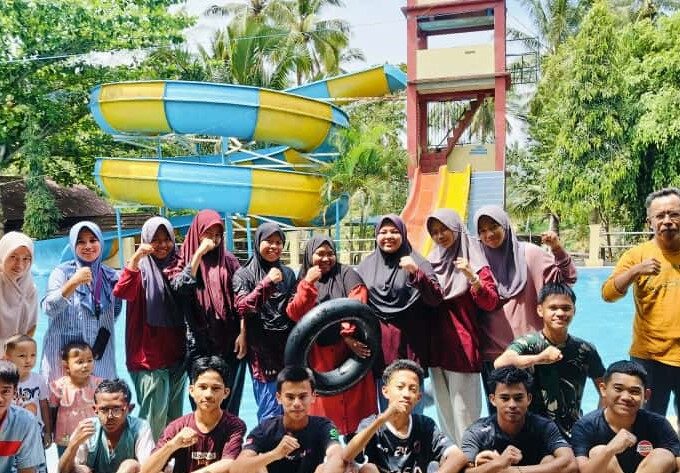 Kompak dan Ceria! Santri As’adiyah Galung Beru Nikmati Liburan di Erbol Kompak dan Ceria! Santri As’adiyah Galung Beru Nikmati Liburan di Erbol