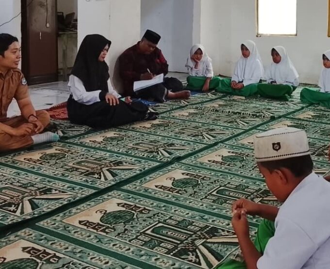 Penyuluhan Kesehatan di MI As’adiyah Galung Beru: Cetak Dokter Cilik Pesantren Penyuluhan Kesehatan di MI As’adiyah Galung Beru: Cetak Dokter Cilik Pesantren